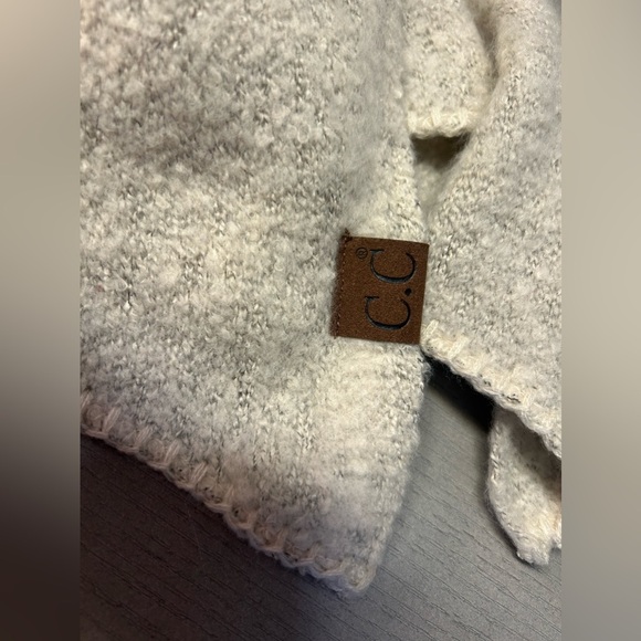 C.C Soft‎ Stretch Messy Bun Ponytail Beanie And C.C Mixed Color Boucle Scarf Set - Picture 4 of 10